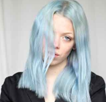 رنگ موی آبی روشن ترند سال 1401 _ 2022